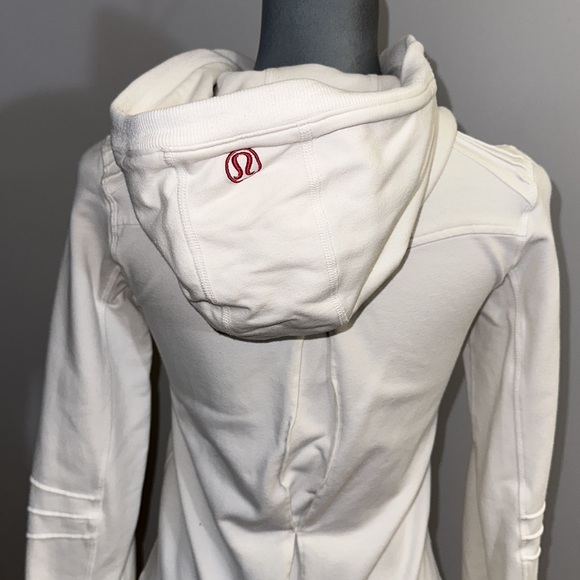 Lululemon Sanctuary Jacket - Picture 8 of 16